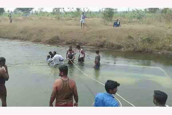 কর্নাটকে নিয়ন্ত্রণ হারিয়ে বাস খাদে, নিহত ২৫