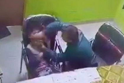 সিসি ক্যামেরায় ধরা পড়লো ছাত্র নির্যাতনের ভয়ংকর চিত্র (ভিডিও)