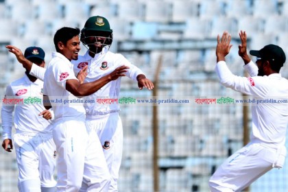 তাইজুলের ঘূর্ণিতে জয় দেখছে বাংলাদেশ