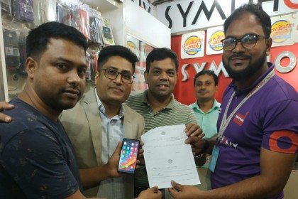 সিম্ফনির অফারে বাইক পেলেন নারায়ণগঞ্জের কাজল