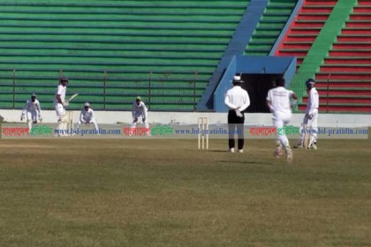 
বরিশালে ইয়ং টাইগার্স অনূর্ধ্ব-১৮ জাতীয় ক্রিকেট প্রতিযোগিতা শুরু