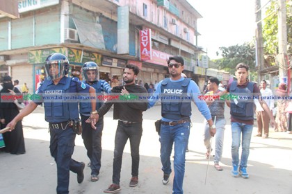 মুন্সীগঞ্জে বিএনপির দুই গ্রুপের  ব্যাপক সংঘর্ষ