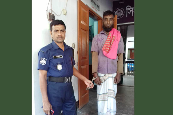 সিংড়ায় স্কুলছাত্রীকে যৌন নিপীড়ন, আসামি আটক

