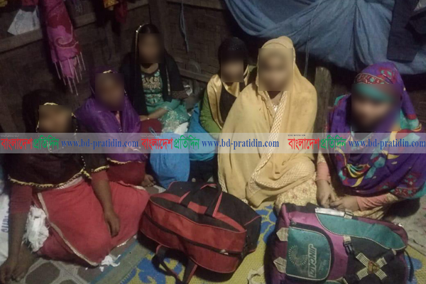 মালয়েশিয়ায় পাচারকালে ১০ রোহিঙ্গা উদ্ধার, এক দালাল আটক