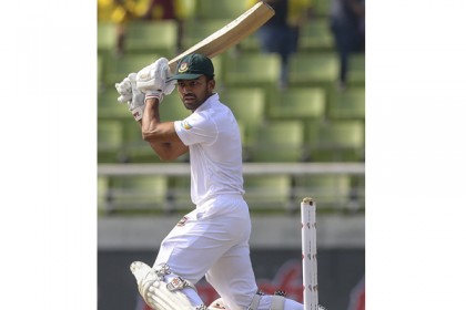 অভিষিক্ত সাদমানের হাফ সেঞ্চুরি
