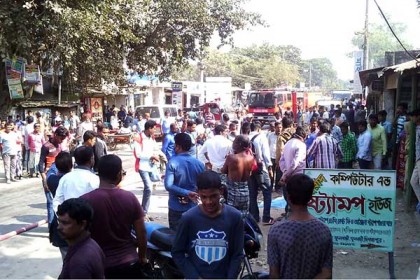 দিনাজপুরে ট্রাকচাপায় আদিবাসী বৃদ্ধ নিহত, চালক আটক