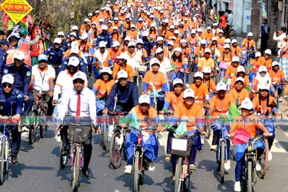 ৫ শতাধিক ছাত্রীর সাইকেল র‌্যালি, ক্রিং ক্রিং শব্দে মুখর বগুড়া