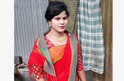 হাতের মেহেদি না মুছতেই ঝরে গেল ইতি