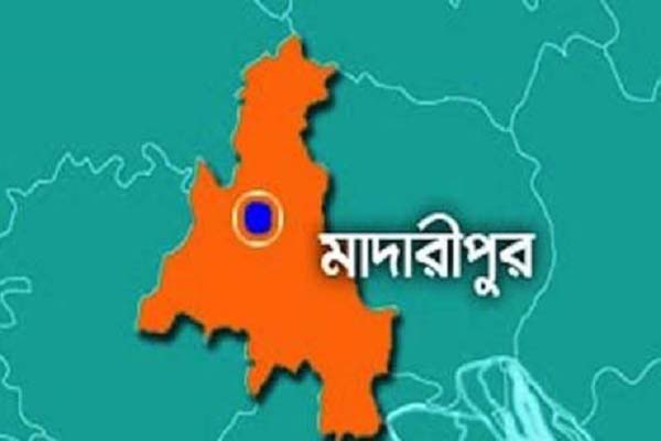 মাদারীপুরে ইউপি চেয়ারম্যান লাঞ্ছিত, অফিস ভাঙচুর