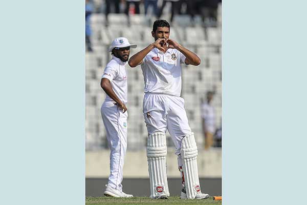 ক্যারিয়ারসেরা সেঞ্চুরি যাকে উৎসর্গ করলেন মাহমুদউল্লাহ