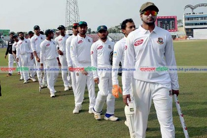 বাংলাদেশের ১১ ব্যাটসম্যান মিলে গড়লেন অনন্য রেকর্ড