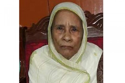 গুরুতর অসুস্থ বীরশ্রেষ্ঠ মোস্তফা কামালের মা 
