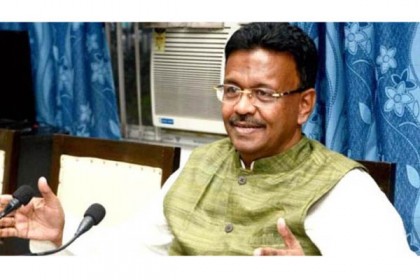 শপথ নিলেন কলকাতার মেয়র ফিরহাদ হাকিম