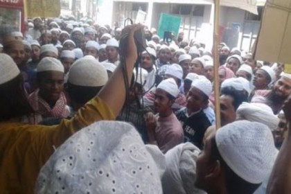 বোয়ালমারী ও আলফাডাঙ্গায় তাবলীগ জামাতের স্মারকলিপি প্রদান
