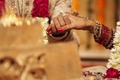 আলফাডাঙ্গায় প্রেমের টানে বিয়ে, অতঃপর...

