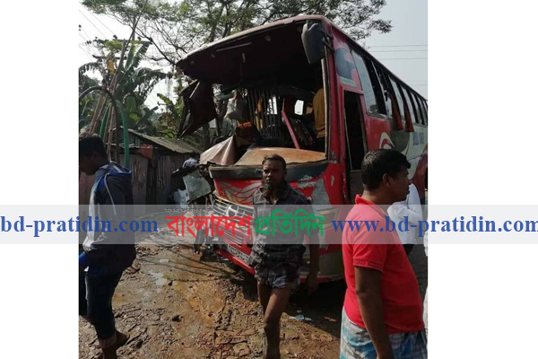 নরসিংদীতে দুই বাসের মুখোমুখি সংঘর্ষে নিহত ৪