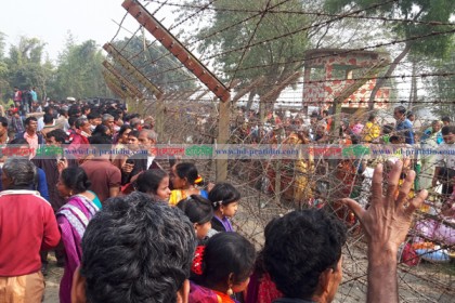 ঠাকুরগাঁও'র হরিপুর সীমান্তে স্বজনদের রক্তের টানে মিলন মেলা
