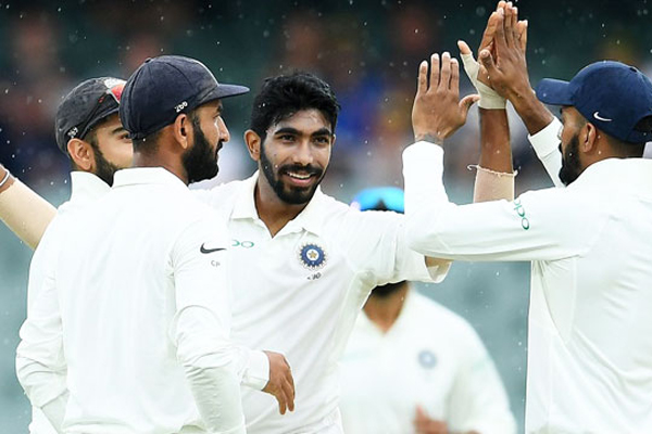 অ্যাডিলেডে ফের অস্ট্রেলিয়ার অস্বস্তির নাম পূজারা