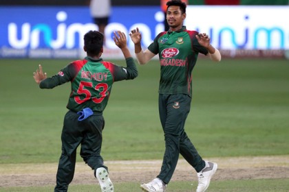 টাইগারদের টার্গেট ১৯৬