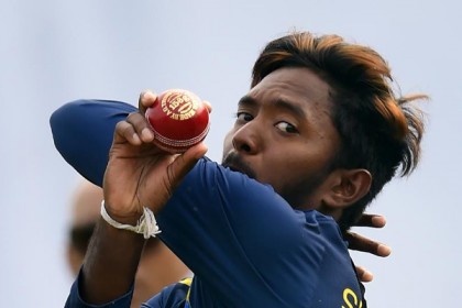 অবৈধ বোলিং অ্যাকশন, আন্তর্জাতিক ক্রিকেটে নিষিদ্ধ ধনাঞ্জয়া