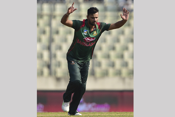 লাল-সবুজের জার্সিতে অন্যরকম মাইলফলকের অপেক্ষায় মাশরাফি