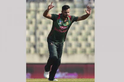 লাল-সবুজের জার্সিতে অন্যরকম মাইলফলকের অপেক্ষায় মাশরাফি