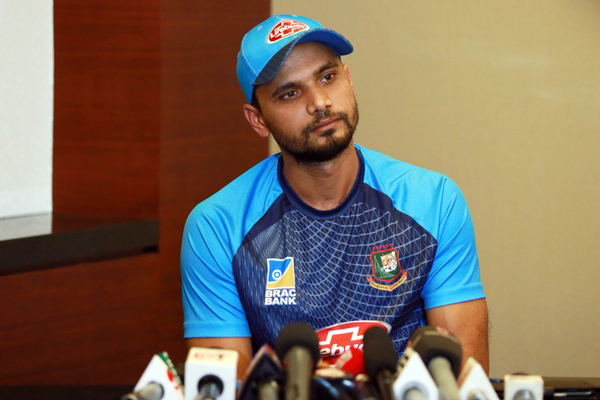 সিলেটের 'কৌতূহলী' মাঠ নিয়ে যা বললেন মাশরাফি