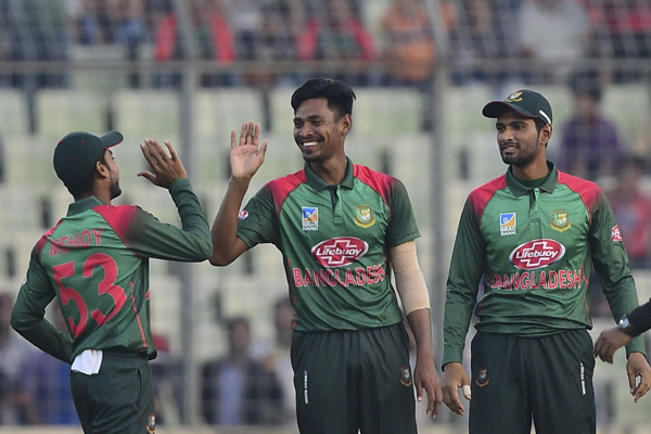 টস জিতে ফিল্ডিংয়ে টাইগাররা