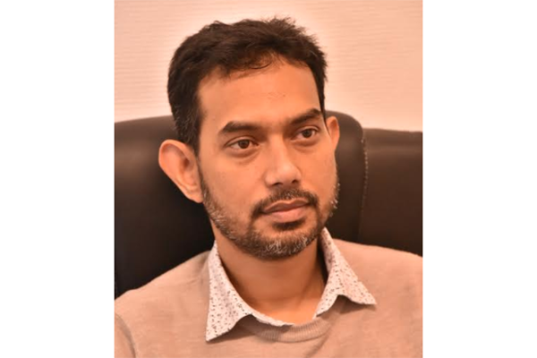  প্রথম বাংলাদেশি অনুবাদকের স্বীকৃতি দিল প্যারিস হাইকোর্ট