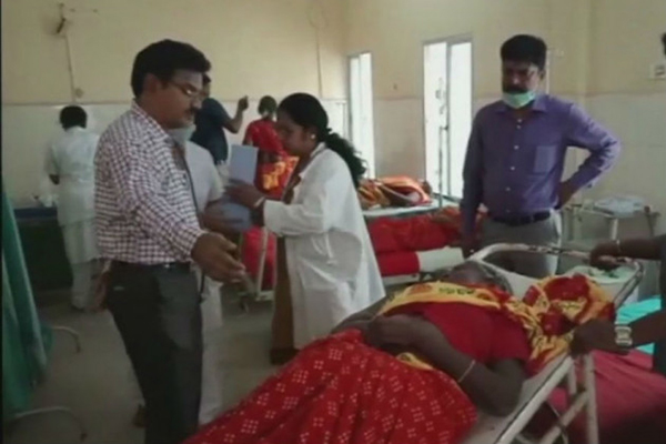কর্নাটকে মন্দিরের প্রসাদে বিষক্রিয়া, শিশুসহ ১২ জনের মৃত্যু
