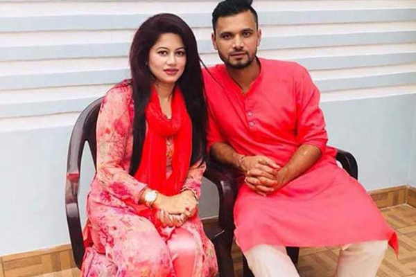 ভিডিও কনফারেন্সে স্বামীর জন্য ভোট চাইলেন মাশরাফিপত্নী