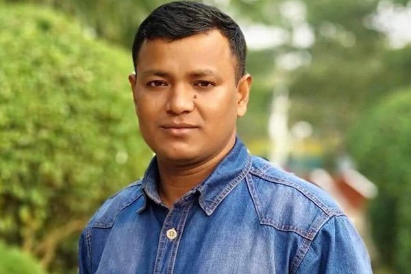 আশুলিয়ায় বাস চাপায় পুলিশ কর্মকর্তা নিহত 
