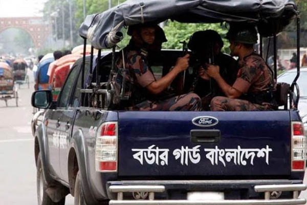 নাটোরে ১৪ প্লাটুন বিজিবি মোতায়েন
