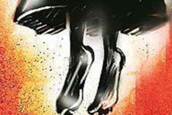 সিরাজগঞ্জে গলায় ফাঁস দিয়ে গৃহবধূর আত্মহত্যা