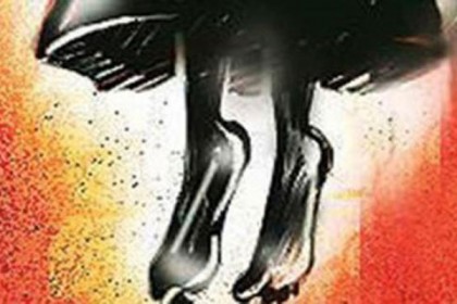 সিরাজগঞ্জে গলায় ফাঁস দিয়ে গৃহবধূর আত্মহত্যা