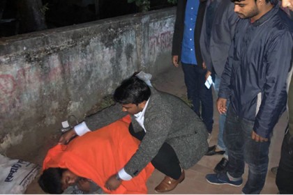 সিলেটে মধ্যরাতে ছাত্রলীগের কম্বল বিতরণ