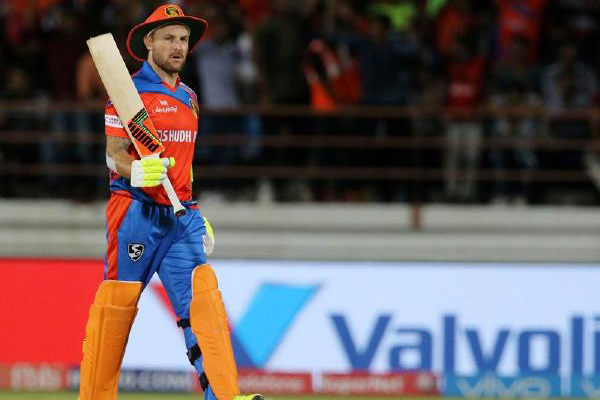 আইপিএলে দল না পেয়ে ক্যারিয়ারের ইতি টানছেন ম্যাককালাম?