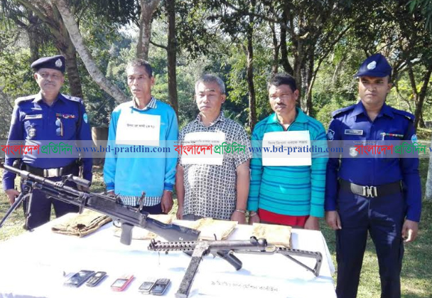 রাঙামাটিতে সেনা অভিযানে অস্ত্রসহ আটক ৩