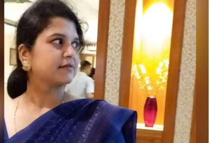 খুন করে স্বামীর লাশের পাশেই রাত কাটালেন স্ত্রী!