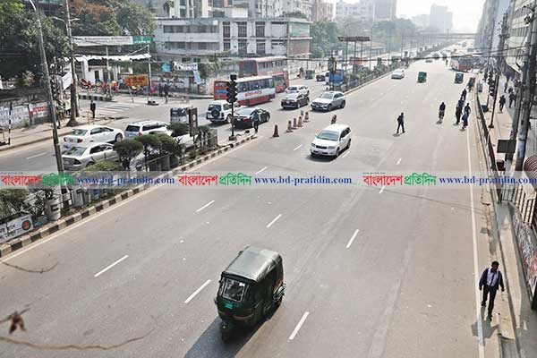 ভোটের টানে গ্রামে মানুষ, ঢাকা এখন ফাঁকা