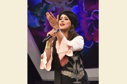 'গোল্ডেন সং'-এ গাইবেন কণ্ঠশিল্পী ঐশী