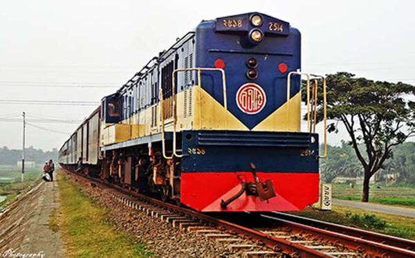 নির্বাচনী প্রভাব; দুইদিনে কমেছে ট্রেন যাত্রী

