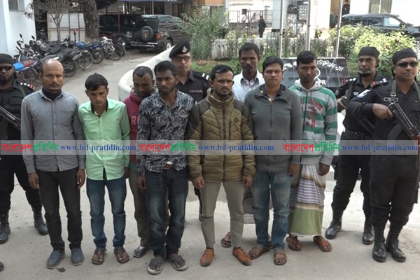 ময়মনসিংহে অপহৃত দুই গার্মেন্টস কর্মীকে উদ্ধার, আটক ৮