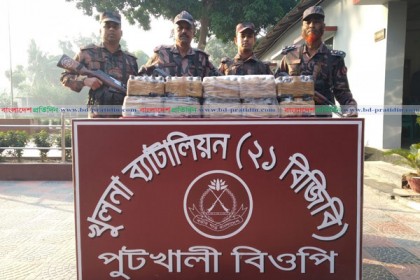 বেনাপোল সীমান্তে ৫৯৪ বোতল ফেন্সিডিল উদ্ধার