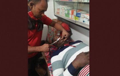 বাগেরহাটে সন্ত্রাসী হামলায় আওয়ামী লীগ নেতা আহত