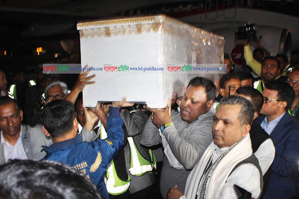 সিএমএইচের হিমাগারে সৈয়দ আশরাফের মরদেহ