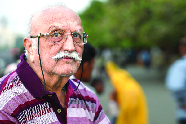 ছেলেকে সম্পত্তি দিয়ে এখন ঘরছাড়া রেমন্ড গ্রুপের মালিক