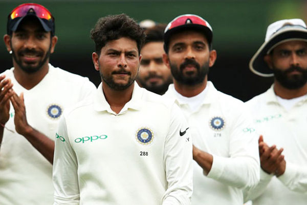 ৩১ বছর পর ফলোঅনে পড়লো অস্ট্রেলিয়া