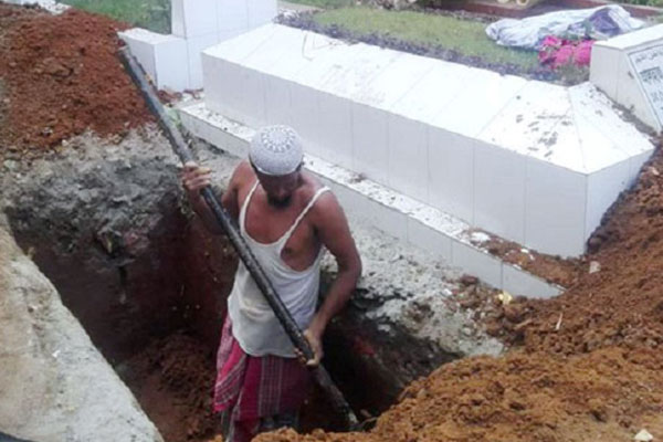 যে কবরে সমাহিত হবেন সৈয়দ আশরাফ