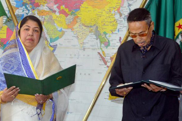 অবশেষে শপথ নিলেন এইচ এম এরশাদ